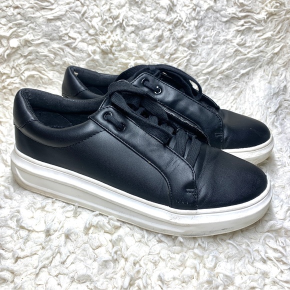 Oversized Platform Lace Up Chunky Low Top Sneakers - Picture 2 of 9